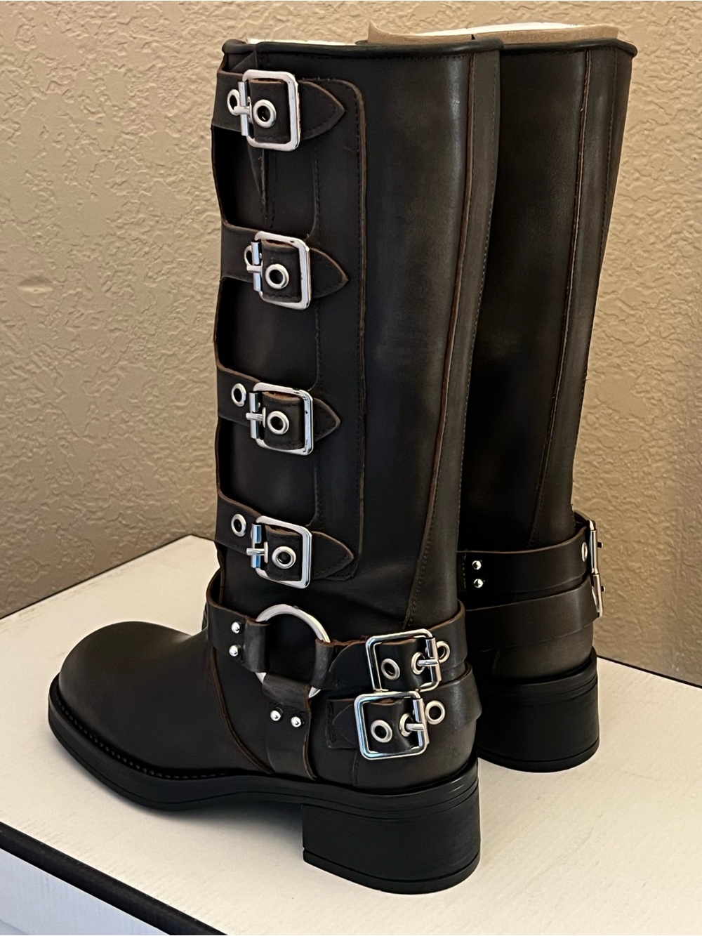Steve Madden Women's Rocky Brown Distressed Boots Size-6.0 - Picture 7 of 9